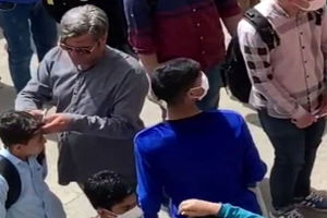 همیشه قیچی اصلاح نمی‌کند!/ ماجرای تراشیدن مو در مدارس ایران
