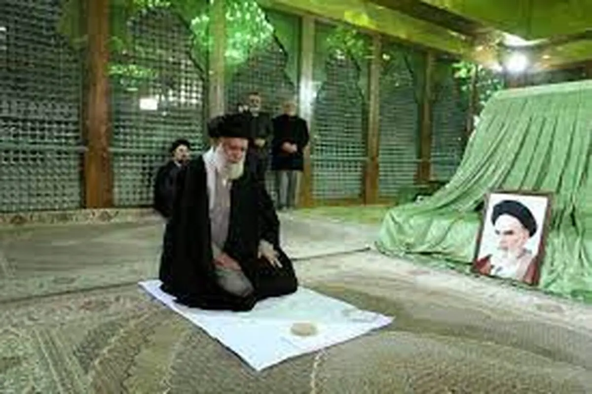 حضور رهبر انقلاب در حرم امام خمینی (س) و گلزار شهدای بهشت زهرا