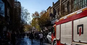 آتش‌سوزی در انبار لوازم الکترونیکی در لاله‌زار تهران/ اعزام ۴ ایستگاه آتش‌نشانی

