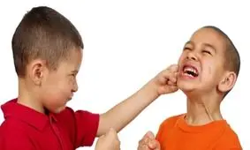دلیل دست بزن کودک و درگیری فیزیکی او با دیگران