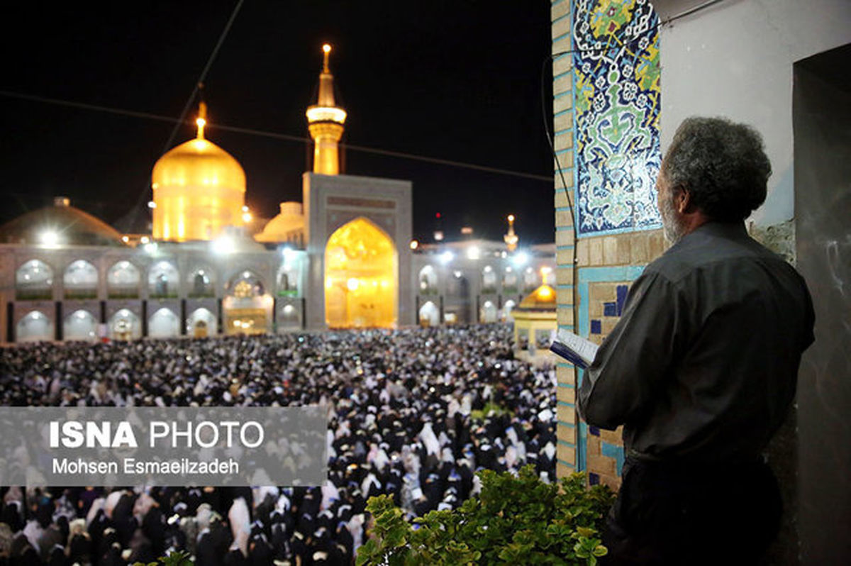 آیین غبارروبی روضه منور رضوی با حضور سردار سلیمانی
