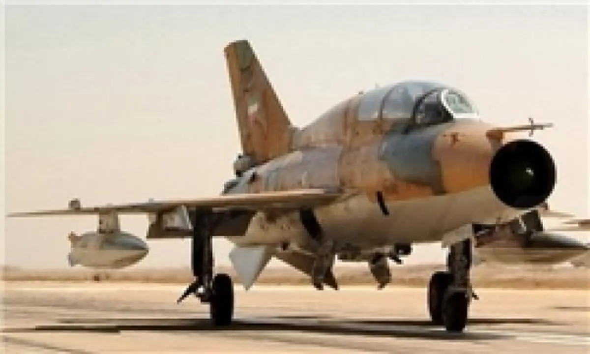 جنگنده F7 در حوالی شهرستان نائین سقوط کرد + تصاویر
