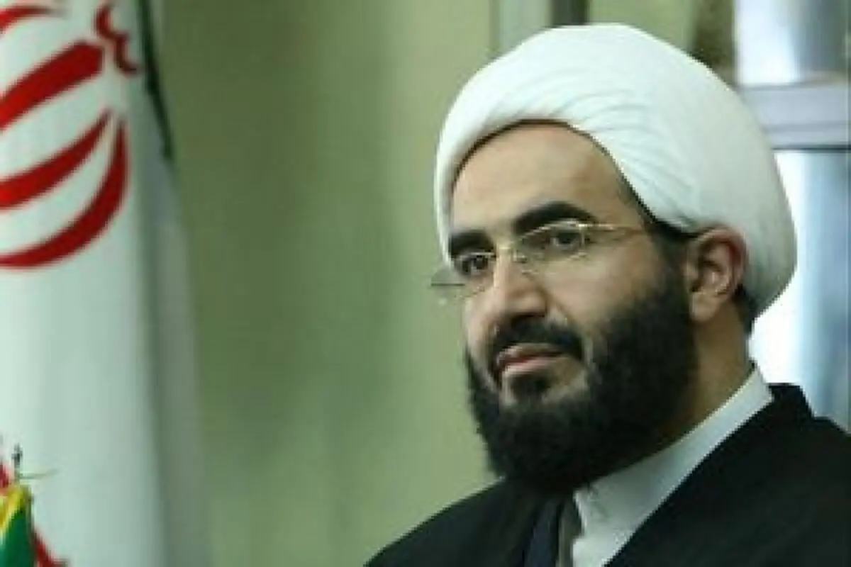 حجت الاسلام علی اکبری: حذف کتاب معضل جوانان عصر جدید است