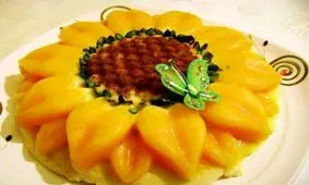 آلبوم/ تزیین شله زرد و حلوای مجلسی برای سفره‌های افطاری