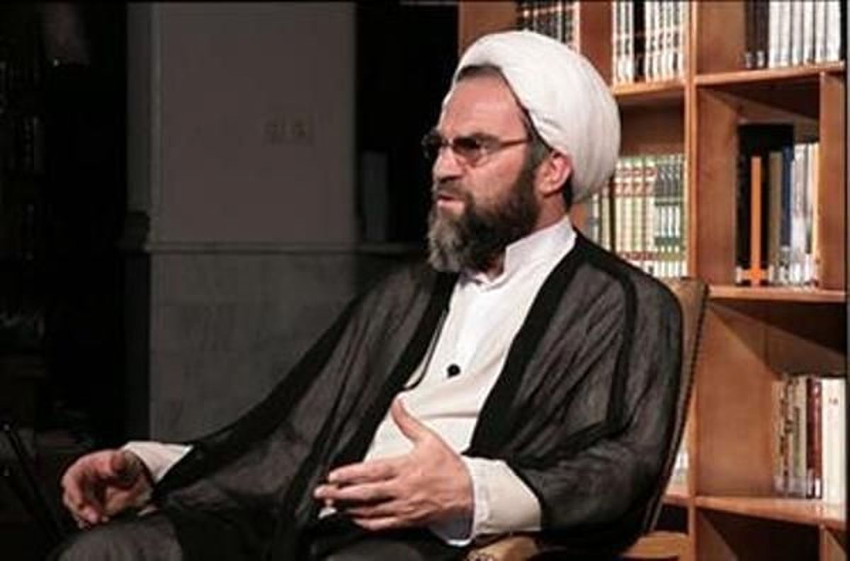 غرویان: شعارهای بچهگانه فینگیلی و جینگیلی را درک نمیکنم / صالحی بداند که ملت پشتیبان او هستند