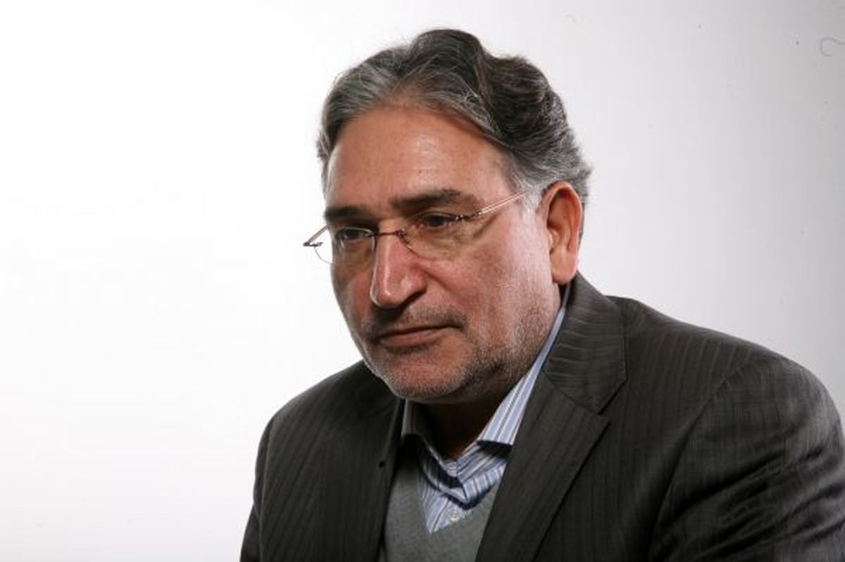درخواست محمد نوریزاد از رهبر انقلاب، برای خروج از کشور