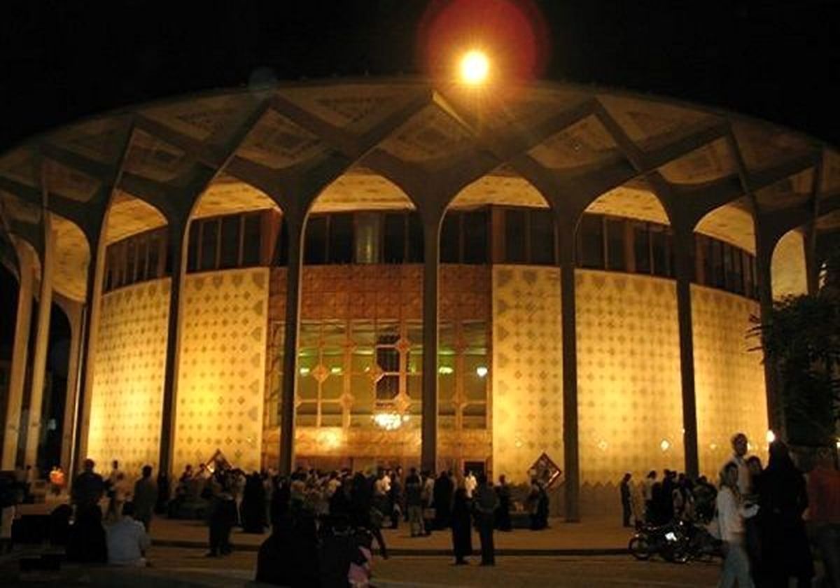 ۵۰۰ هزار تومان بهای تماشای دو تئاتر برای خانوادهای چهار نفره/آیا تئاتر در سبد کالای فرهنگی جایی دارد؟