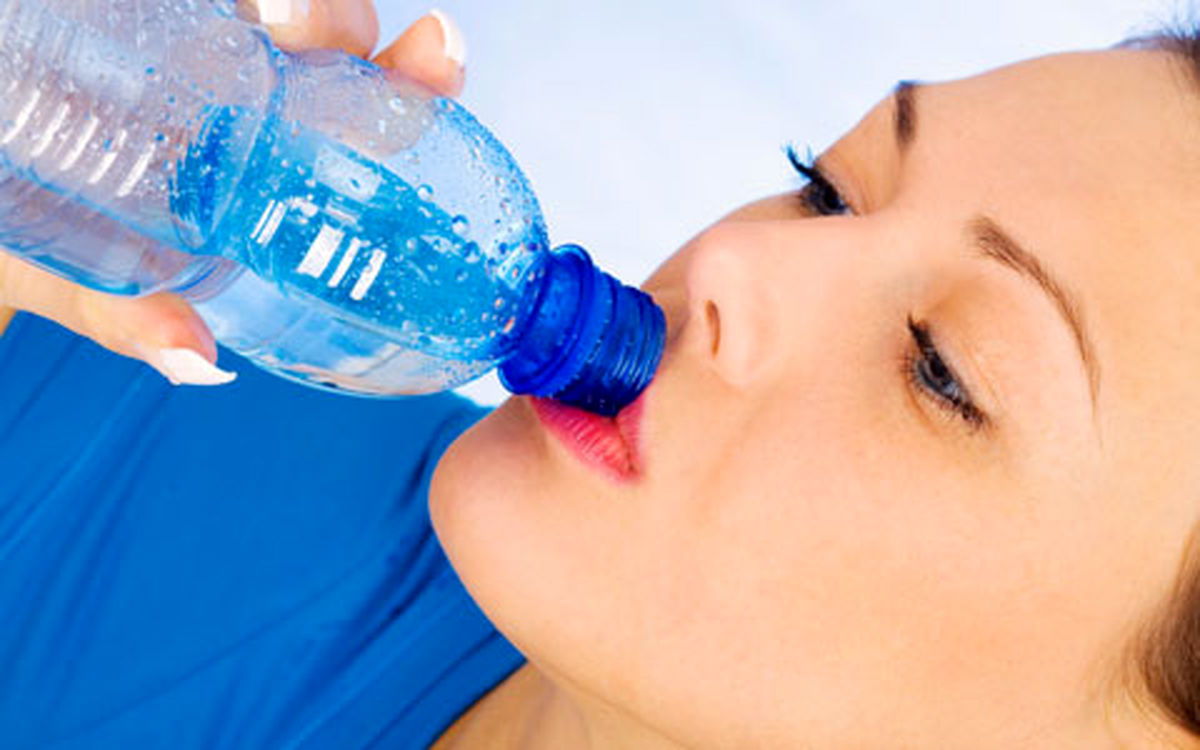 فواید بیشمار نوشیدن آب بعد از بیدار شدن
