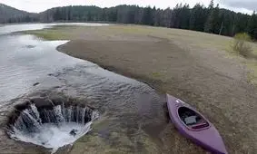 دریاچه ای در ایالت اورگون که همه چیز را میبلعد