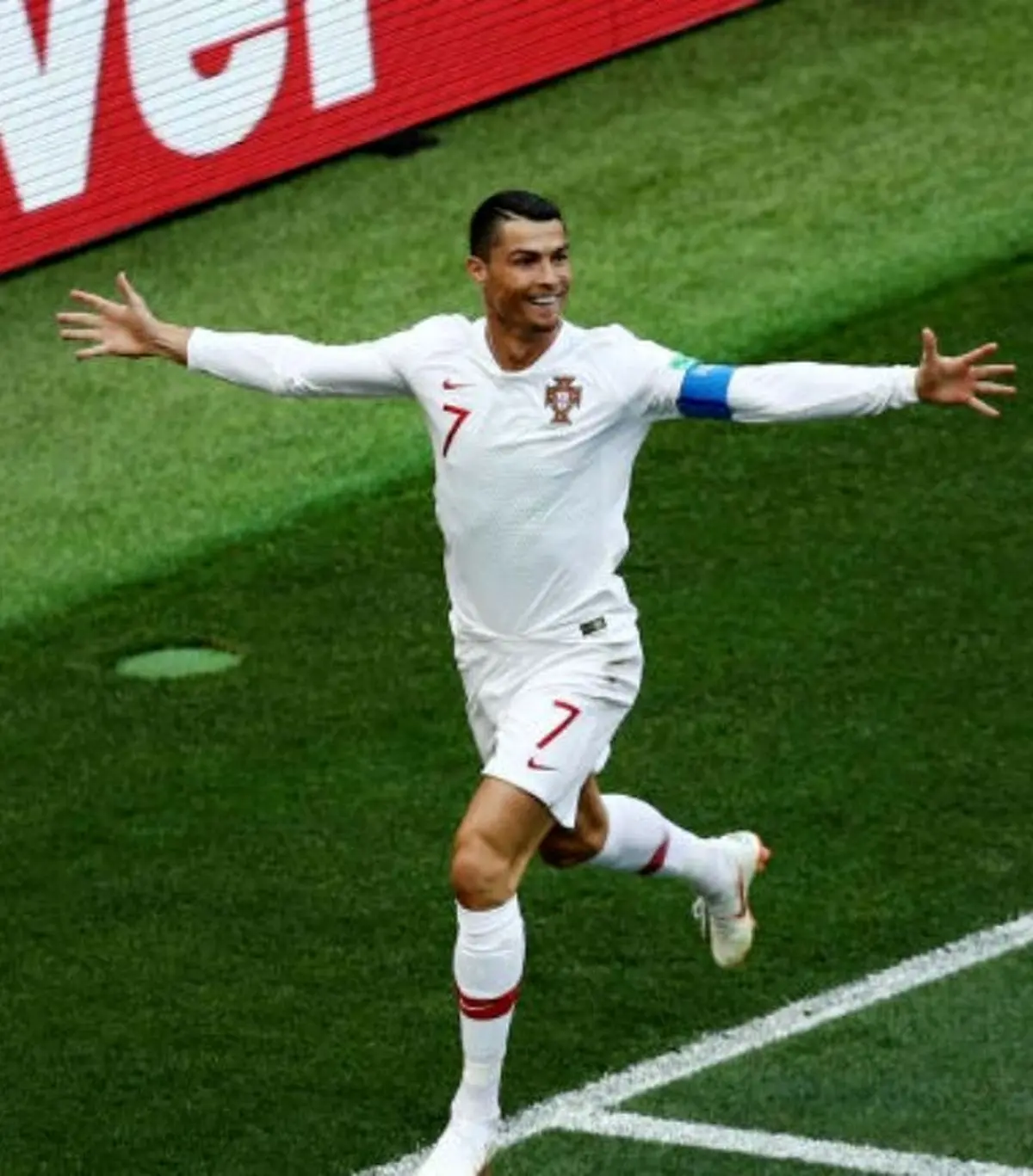 گل اول پرتغال با ضربه سر رونالدو