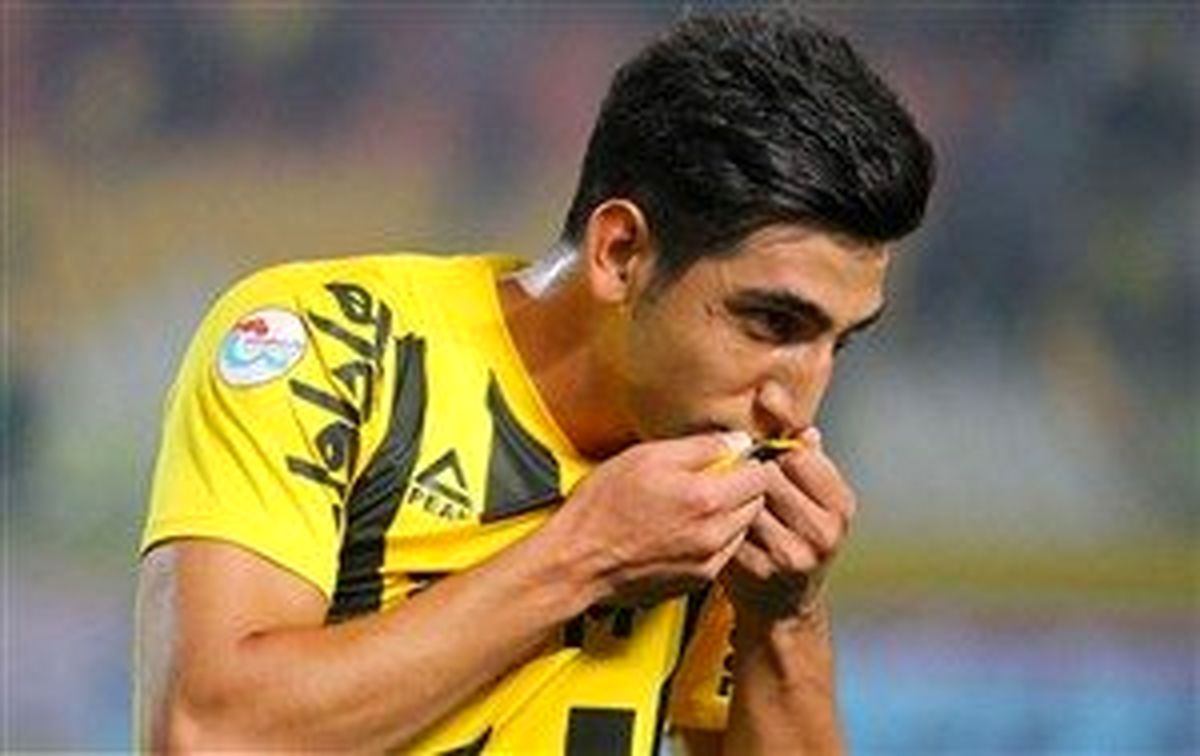موافقت قلعهنویی با انتقال قرضی میرزایی