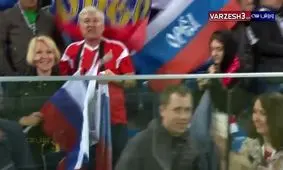 صعود روسیه و واکنش هواداران در پایان بازی (روسیه-مصر)