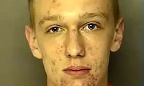 دختر 16 ساله وقتی با پسری خلوت کرد، 3 پسر دیگر داخل اتاق در کمین بودند