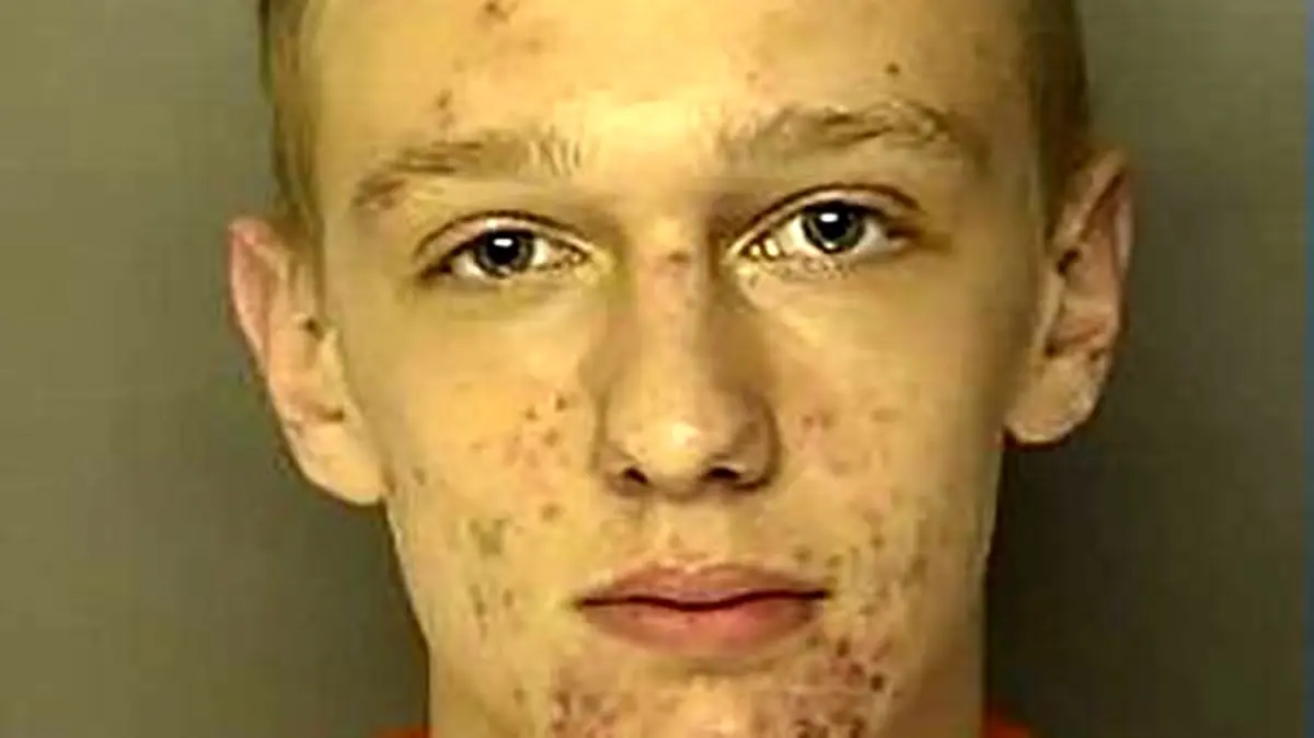 دختر 16 ساله وقتی با پسری خلوت کرد، 3 پسر دیگر داخل اتاق در کمین بودند