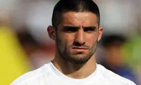 الگو ميلاد محمدى واسه اوت انداختن