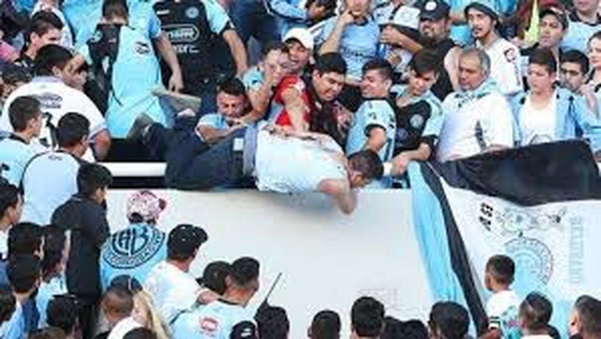 کار زشت هواداران آرژانتینی و احضار آنها به دادگاه