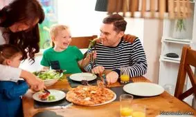 شکایت پسر بچه به پلیس بخاطر سالاد بدمزه مادرش!