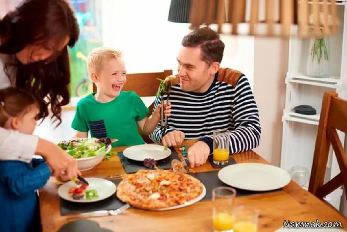 شکایت پسر بچه به پلیس بخاطر سالاد بدمزه مادرش!