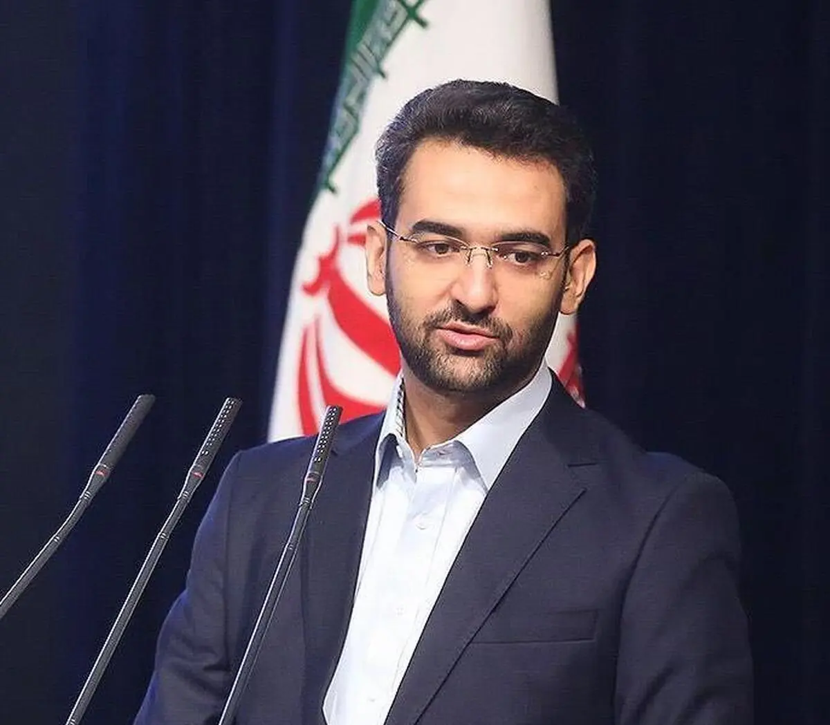 قول وزیر ارتباطات برای برملا کردن نام سودجویان بازار موبایل