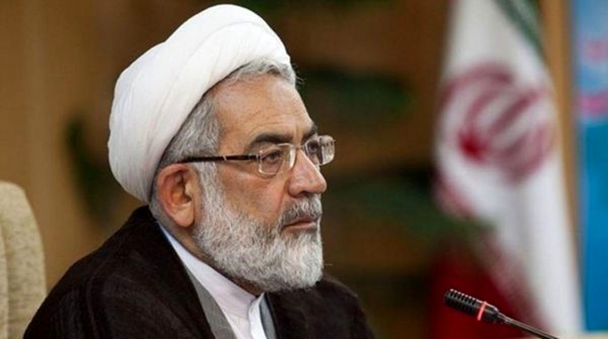 انتقاد تند دادستان کل کشور از حضور زنان در ورزشگاه آزادی/ عدهای زن به این بهانه روسری خود را برداشتند و شروع به آواز و رقاصی کردند