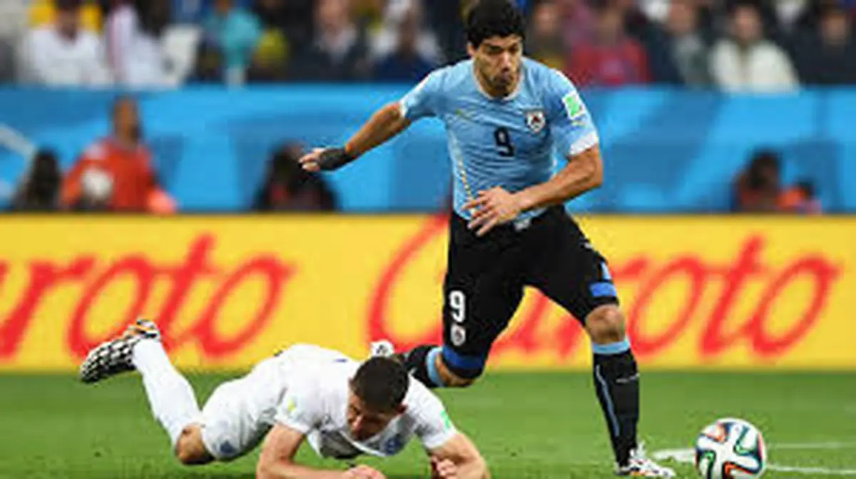 گل سوم برای اروگوئه