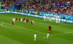 موقعیت گل برای ایران توسط عزت اللهی که در دستان دروازه بان قرار گرفت