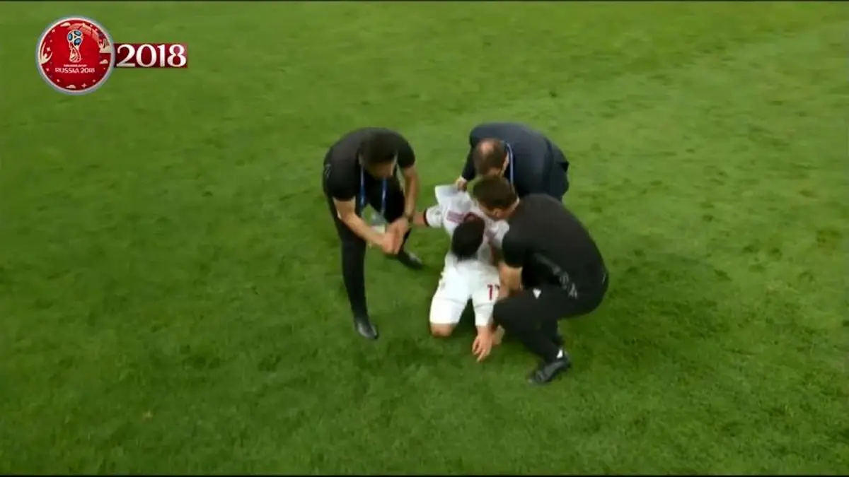 اشکهای بازیکنان ایران و دلداری بازیکنان پرتغال