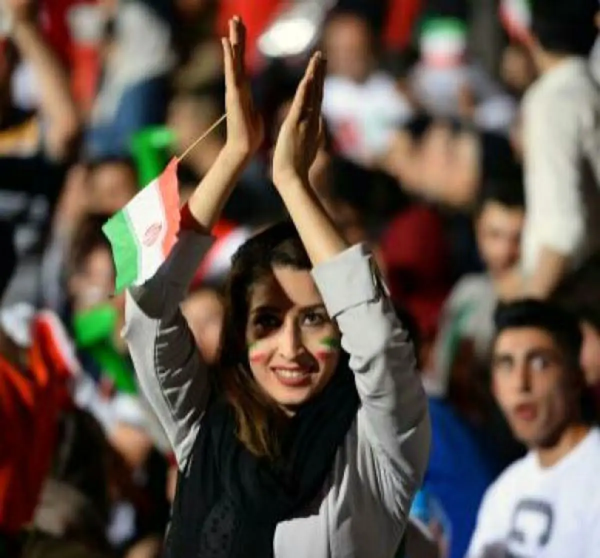 تصاویر : حضور دوباره بانوان در ورزشگاه آزادی