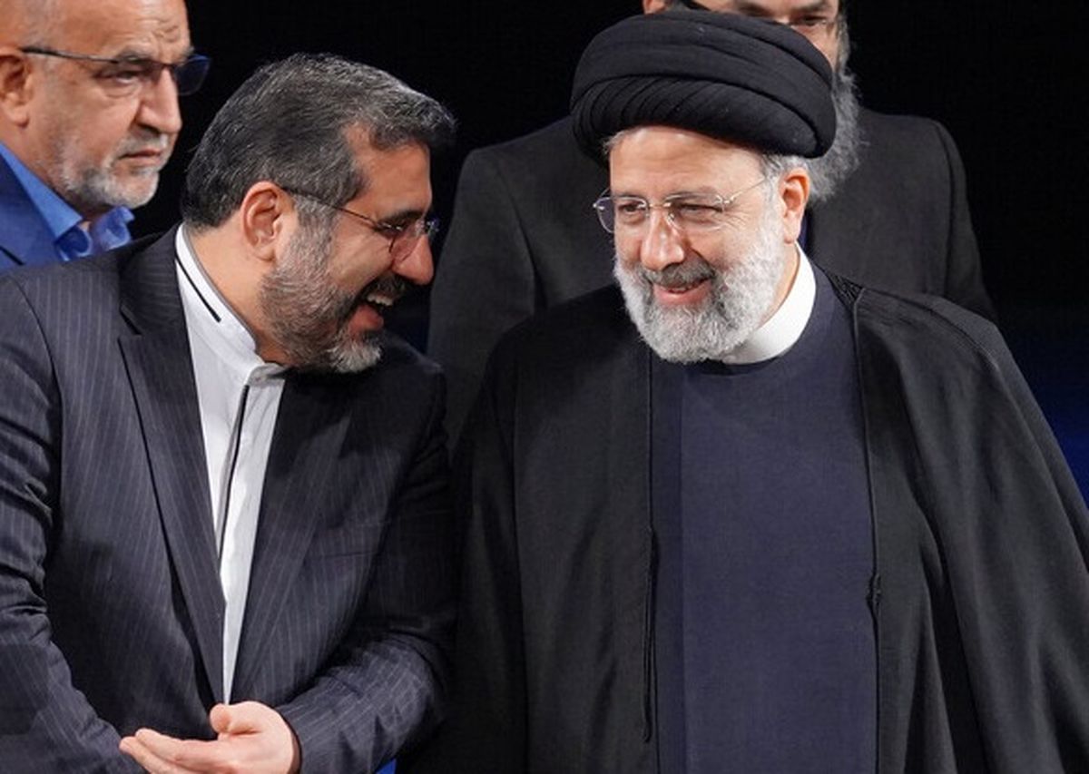 وزیر دولت سیزدهم: بخشی از بدن شهید رئیسی همچنان در محل حادثه است 
