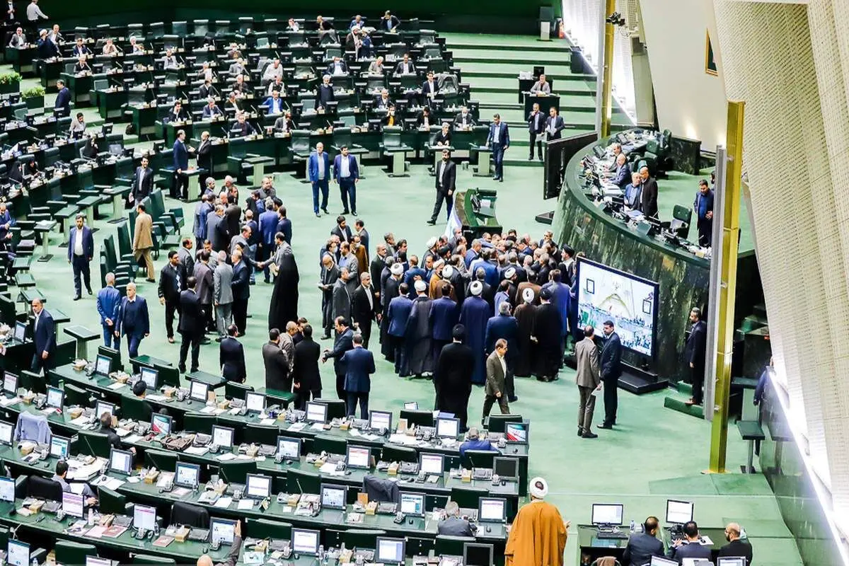 خطر حضور ترامپ در کاخ سفید و تندورهای اصولگرا در مجلس