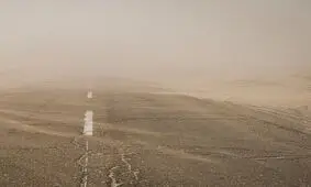 طوفان این جاده را مسدود کرد