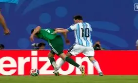 چرا مسی اخراج نشد؟/ ویدئو