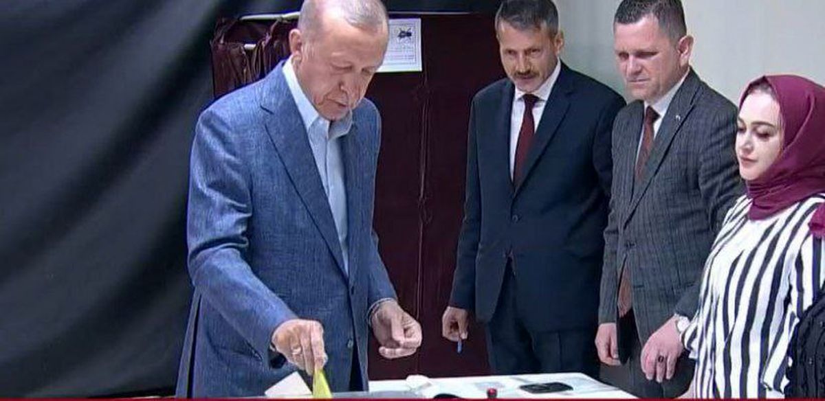 اردوغان و قلیچداراوغلو رای خود را به صندوق انداختند/ ویدئو