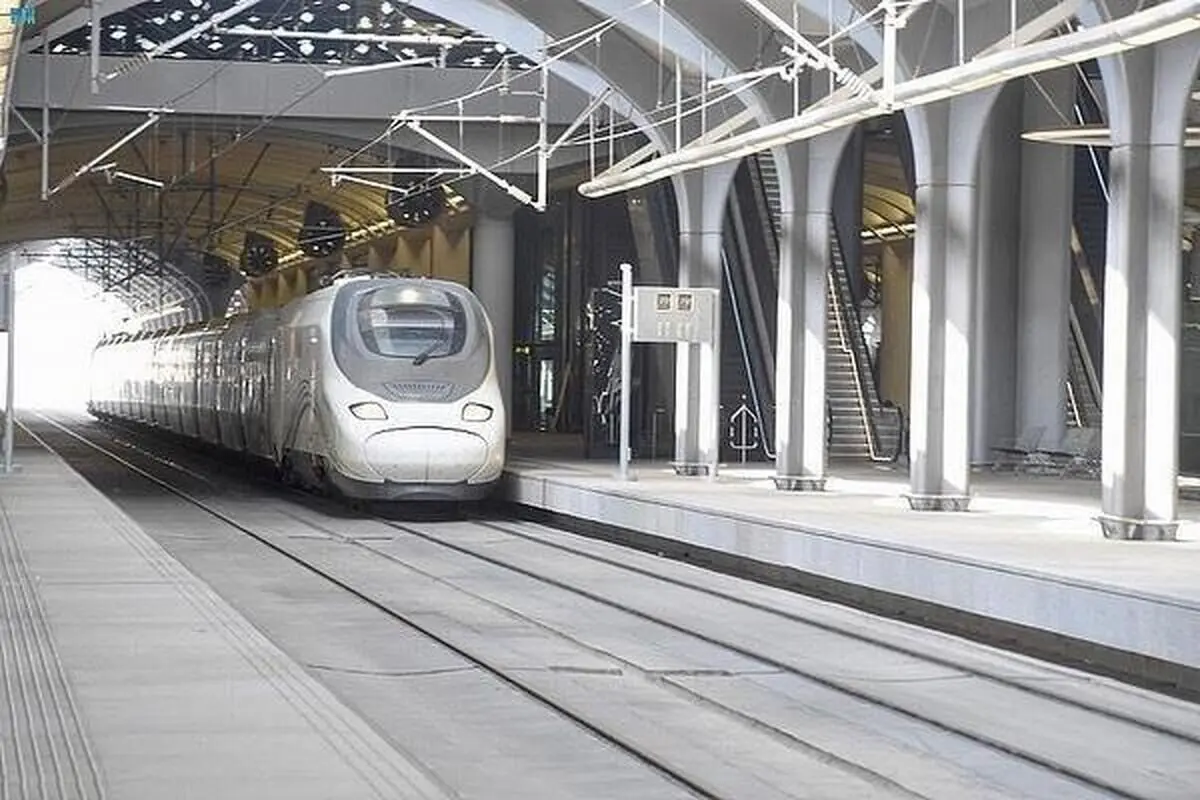 غافلگیری تازه بن‌سلمان؛ زنان راننده قطار حرمین شریفین شدند/ تصاویر