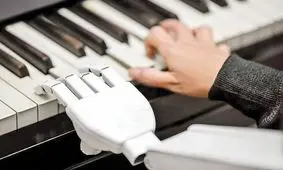 aIQ چیست؟ چگونه از هوش مصنوعی کمک بگیریم