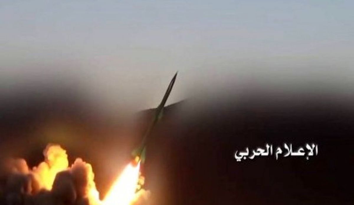 شلیک موشک به تجمع مزدوران سعودی در سواحل غربی یمن