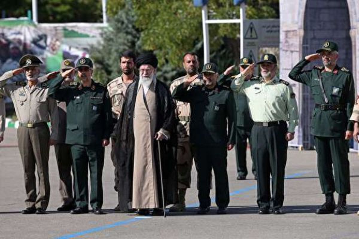 انقلاب، ریشهدار و آیندهدار است به شرط «صبر» و «تقوا» /اگر شما ایستادید، نسلهای آینده به قله دست خواهند یافت