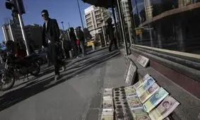 آیا قیمت دلار، دولت ایران را ورشکست می‌کند؟ آیا ایران پای میز مذاکره مجددا با آمریکا می‌نشیند