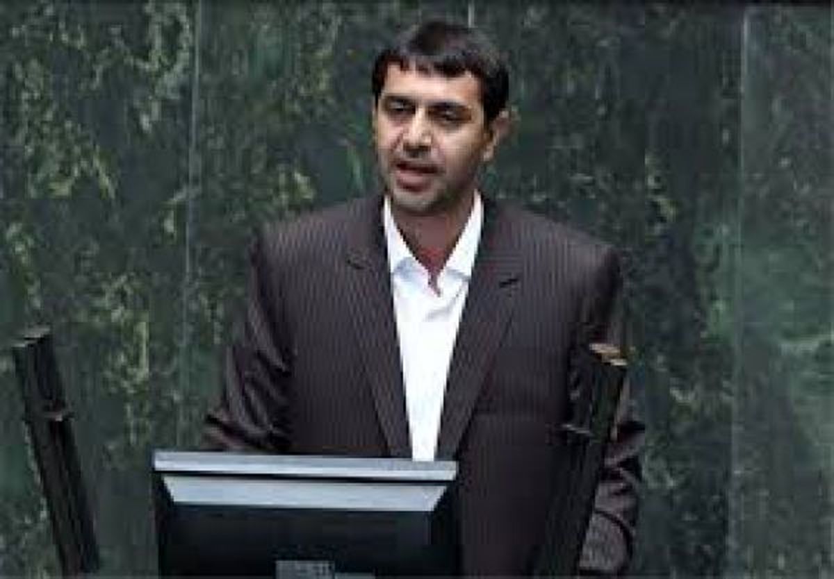 لیستی که بانک مرکزی اعلام کرده است ناقص است/چرا شفاف سازی نمی شود که چرا کالای غیر ضروری وارد کشور شده است