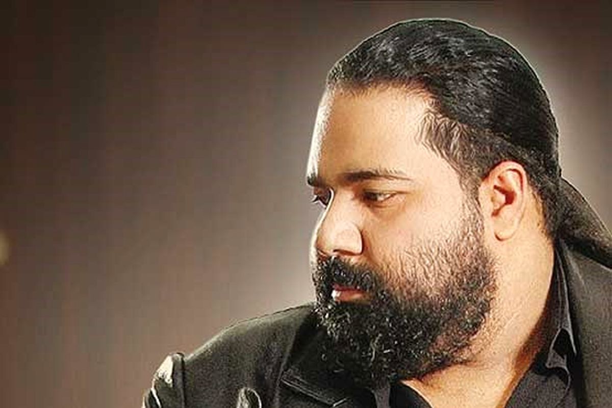رضا صادقی: اينجا خاک محمد جهانآرا هاست، حرمت نگهدار