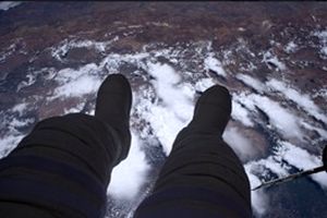 راهپیمایی فضایی این‌شکلی است: 400 کیلومتر فضای خالی زیر پاهایتان!