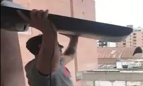 اقدام عجیب هوادار آرژانتینی پس از حذف یاران مسی از جام جهانی ۲۰۱۸ + عکس
