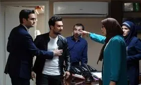 منوچهر هادی «پاهای بی‌قرار» را تمام کرد