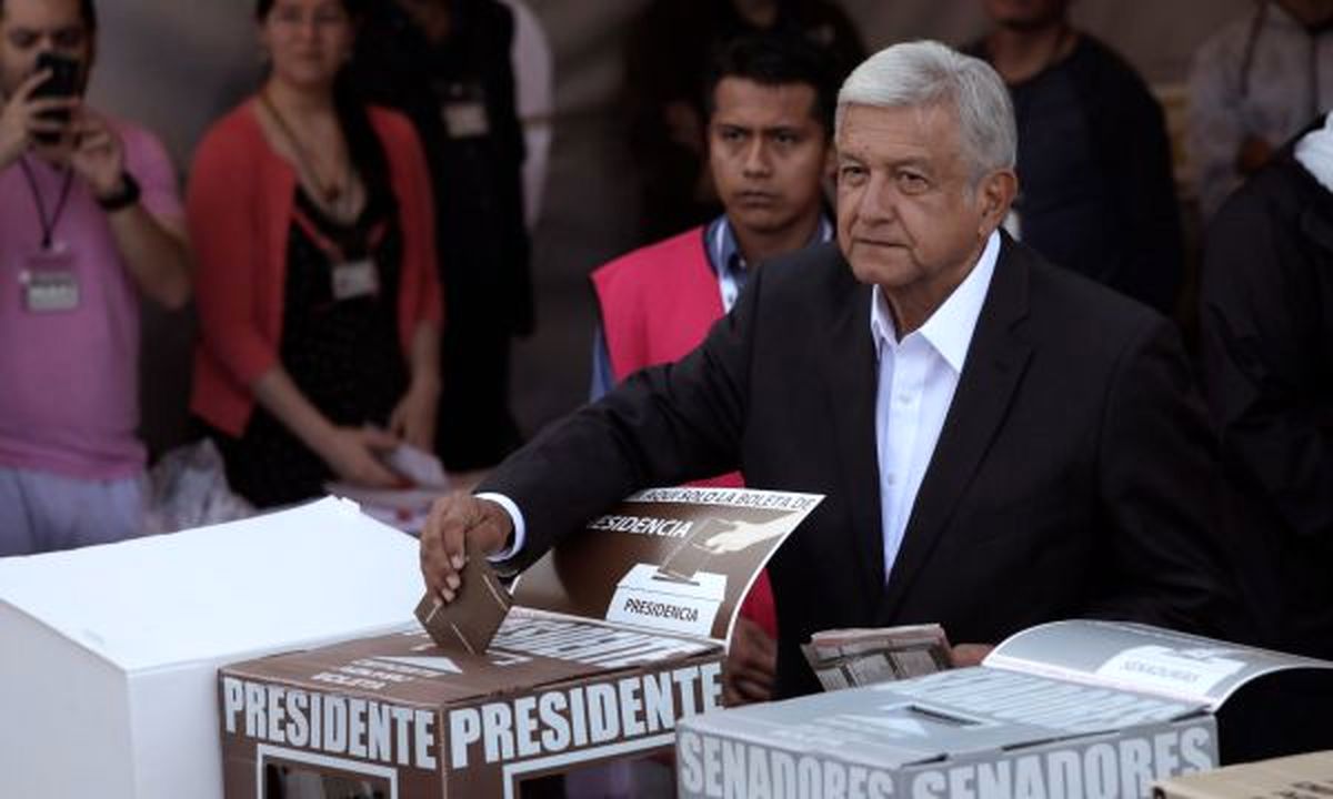 نامزد چپگرایان مکزیک پیشتاز انتخابات ریاست جمهوری است