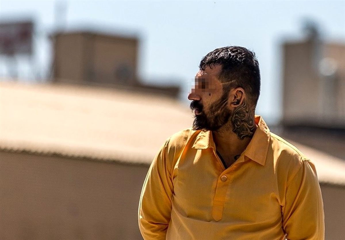 اولین عکس از قاتل وحید مرادی در زندان
