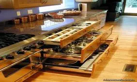 چیدمان حرفه ای داخل کابینت آشپزخانه