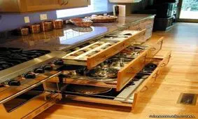 چیدمان حرفه ای داخل کابینت آشپزخانه