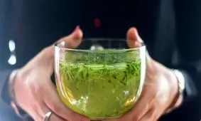 فرو نشاندن تب تابستان با راهکار های طب سنتی