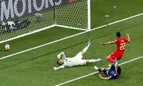 باوجود باخت تلخ در ثانیه‌های پایانی؛هواداران ژاپن به جمع‌آوری زباله پرداختند+تصاویر