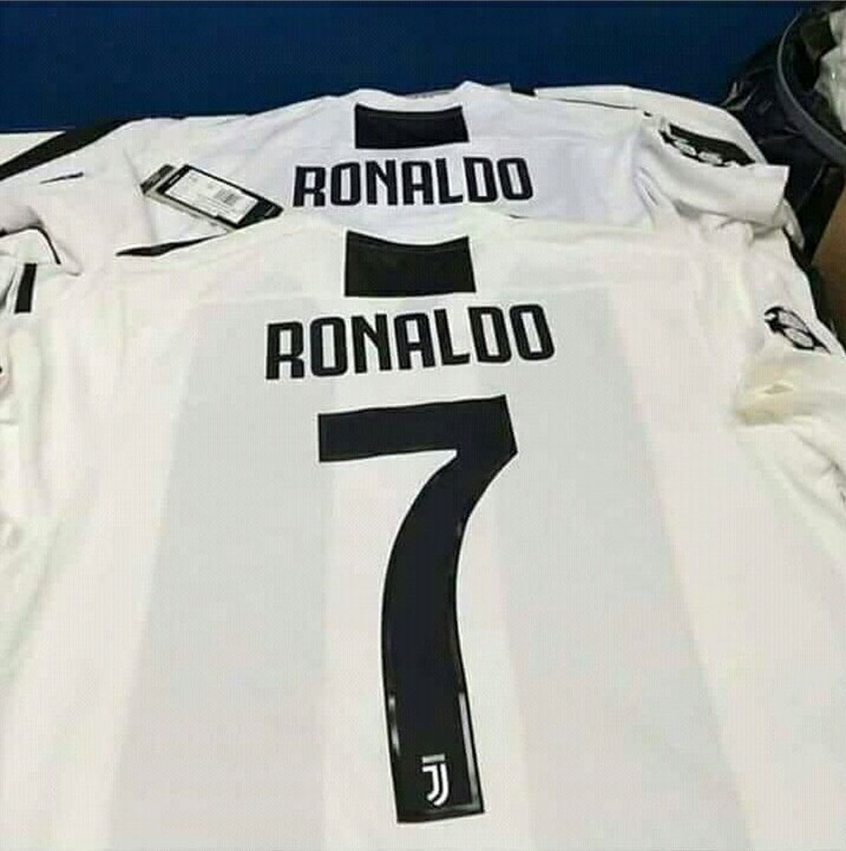 پیراهن شماره 7 یووه به نام رونالدو در فروشگاه‌ها عرضه شد